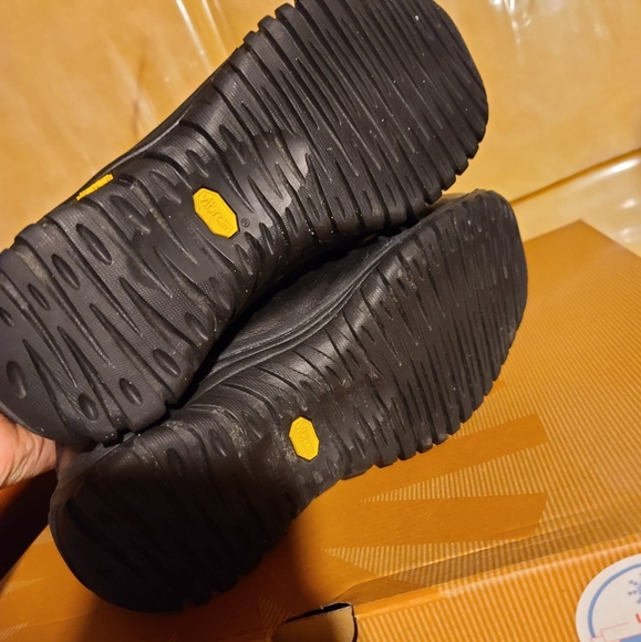 UGG Women's Adirondack Tall Waterproof Black - Picture 3 of 4